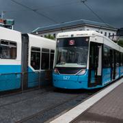 Spårvagnar på en hållplats i Göteborg. Bilden är tagen i ett annat sammanhang.