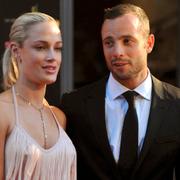 Oscar Pistorius tillsammans med Reeva Steenkamp. Arkivbild.