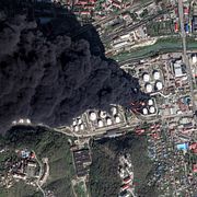 Satellitbild över Tuapse efter en ukrainsk attack, 16 april 2026.