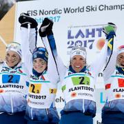  Stina Nilsson, Ebba Andersson, Charlotte Kalla and Anna Haag firar torsdagens silvermedalj i stafetten.