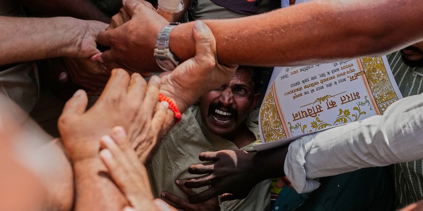 Stökigt under protest i New Delhi.