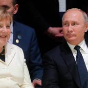 Arkivbild: Angela Merkel och den ryske presidenten Vladimir Putin.