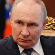 Direkta samtal diskuteras mellan Vladimir Putin och Volodymyr Zelenskyj.