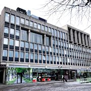 Fastigheten i Södertälje centrum som inhyser Tingsrätten.