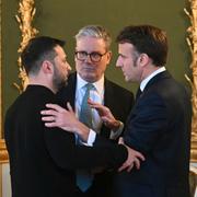 Ukrainas president Volodomyr Zelenskyj, Storbritanniens premiärminister Keir Starmer och Frankrikes president Emmanuel Macron. 