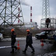 Elektriker arbetar i Kyiv. Daniel Cole / AP