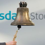 Börsklockan på Stockholmsbörsen.