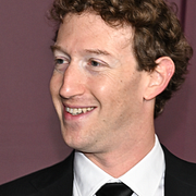 Metaanställda och Mark Zuckerberg.