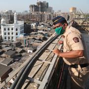 Polis i Dharavi. 