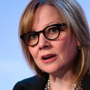 General Motors koncernchef och ordförande Mary Barra vid måndagens presskonferens. 