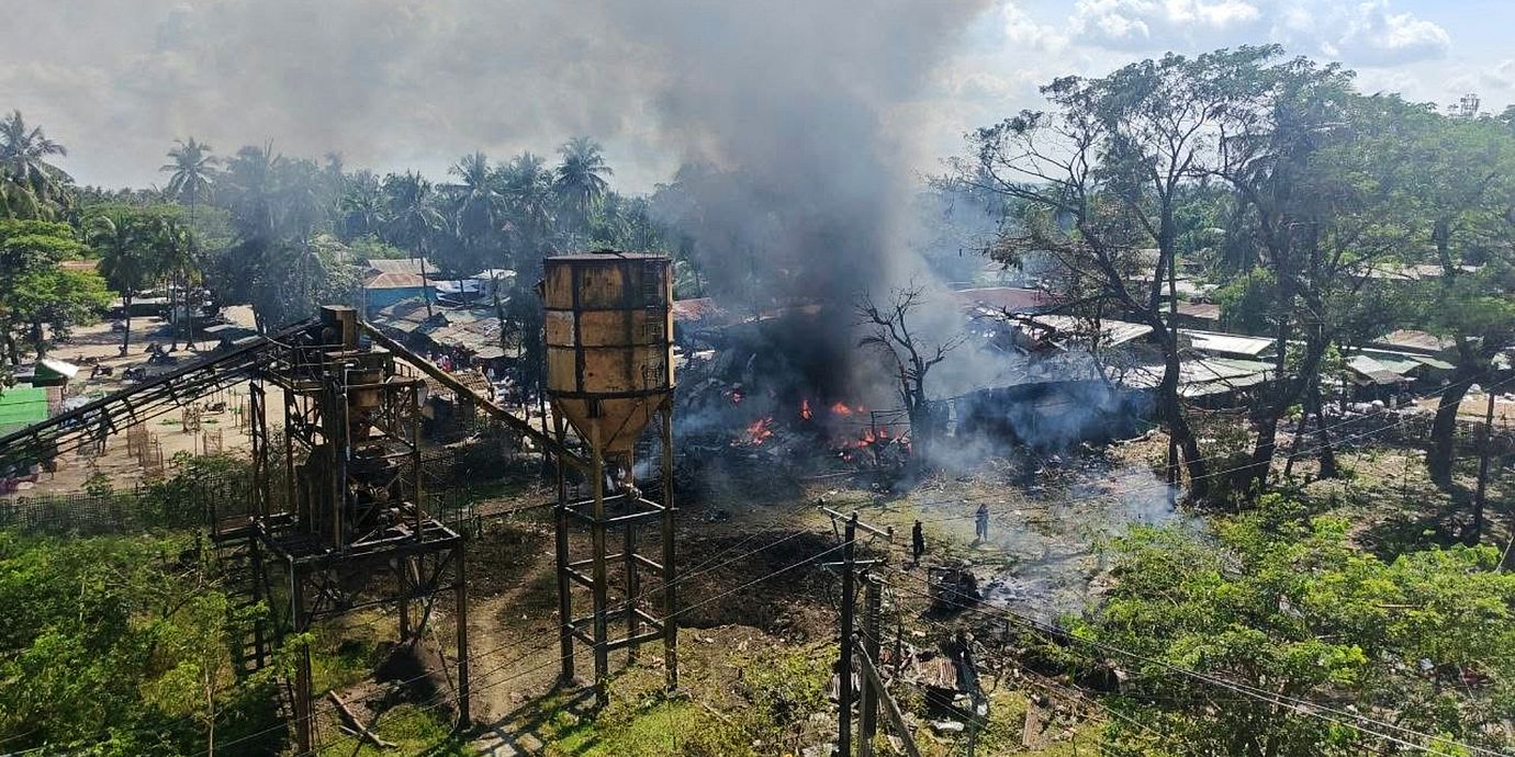 Bild från attacken i regionen Rakhine.