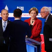 Michael Bloomberg och Bernie Sanders med Elizabeth Warren.