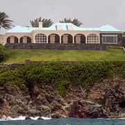 Spelare ska överleva fem nätter på Epsteins ö.