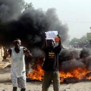 Demonstranter i N'Djamena.