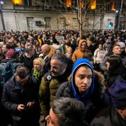 Oppositionell demonstration i Belgrad, Serbien, den 18 december 2023. 