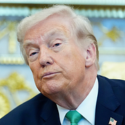 Den tidigare chefen för USA:s nationella kontraterrorismcenter, Joe Kent, och USA:s president Donald Trump.