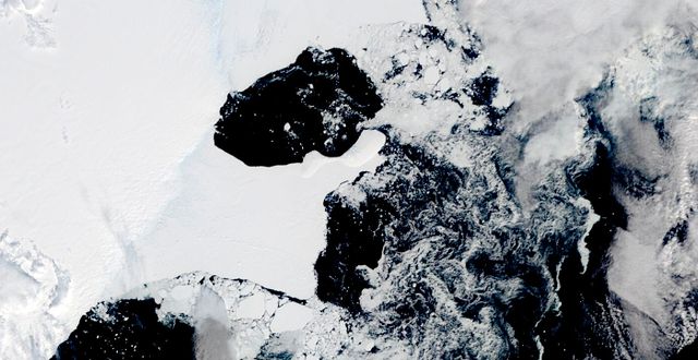 Satellitbild från Nasa som visar den kollapsade ishyllan. AP