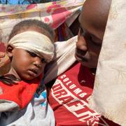 Ett barn vars familj flytt från el-Fashir.