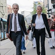 Marius försvarsadvokater Petar Sekulic och Ellen Holager Andenæs utanför rätten inför domen.