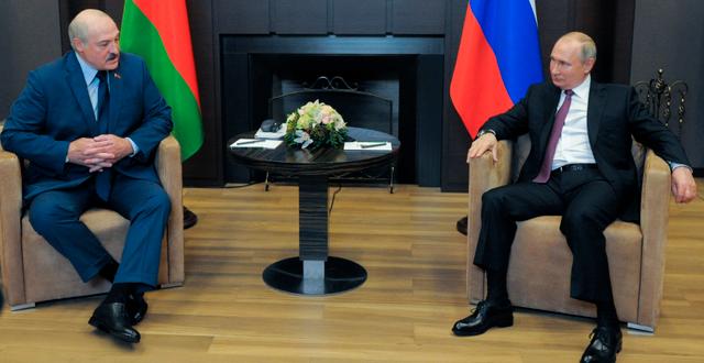 Bild från gårdagens möte mellan Aleksandr Lukasjenko och Vladimir Putin. Mikhail Klimentyev / TT NYHETSBYRÅN