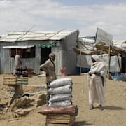 Internflyktingar i ett läger i Tigray.