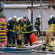 Räddningstjänst har arbetat intensivt med branden i helgen. 