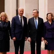 USA president Biden och Italiens premiärminister Draghi med respektive under G20-mötet.