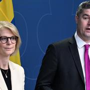 Arkivbild. Finansminister Elisabeth Svantesson (M) och SD:s ekonomiskpolitiske talesperson Oscar Sjöstedt.