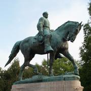 Statyn av Robert E. Lee i Charlottesville. 