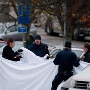 Polisen arbetar på platsen där 25-åringen hittades i centrala Falkenberg.