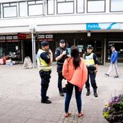  Poliser på plats i Biskopsgården på Hisingen i Göteborg