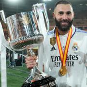 Benzema med bucklan efter seger i Copa del Rey, maj 2023. 