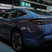 En bil från BYD på en mässa i Kina i april 2026.