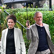 Miljöpartiets språkrör Amanda Lind (MP) och Daniel Helldén (MP) anländer till mötet med de rödgröna.