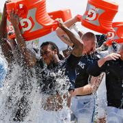 2014 exploderade den virala utmaningen Ice Bucket Challenge. 