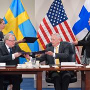 Försvarsminister Peter Hultqvist intill sina amerikanska och finska kollegor Jim Mattis och Jussi Niinisto.