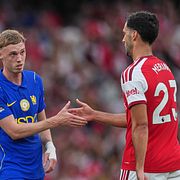 Cole Palmer och Mikel Merino efter matchen. 