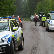 Polisen på plats vid naturreservatet där flickan försvann.