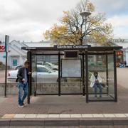 Illustrationsbild. Busshållplats i Gårdstens centrum. 