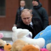 Putin besöker brandplatsen.