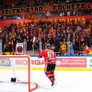 Publiken var tillbaka i de svenska hockeyarenorna.