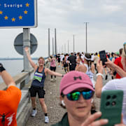 40000 löpare sprang Broloppet från Danmark till Sverige för att fira att Öresundsbron i år fyller 25 år