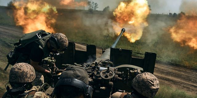 Ukrainska soldater vid Bachmut. LIBKOS / AP