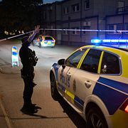 Polis på plats efter skottlossningen.