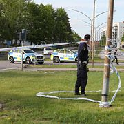 Polisen på plats efter dödsskjutningen i Eskilstuna i måndags.
