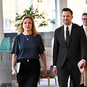 Hervieu tillsammans med C-ledaren Elisabeth Thand Ringqvist, arkivbild från november 2025.