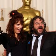 Fran Walsh och Peter Jackson tillsammans med Philippa Boyers när ”Sagan om ringen” vann en Oscar 2004. Arkivbild.