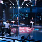 Arkivbild från 12 september: Socialdemokraternas partiledare Magdalena Andersson (S) och Moderaternas partiledare statsminister Ulf Kristersson (M) under den avslutande statsministerduellen på TV4, kvällen innan valet.