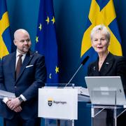 Landsbygdsminister Peter Kullgren (KD) på pressträff med utredaren Elisabeth Nilsson.