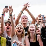 Festivalbesökare på Lollapalooza i Stockholm.